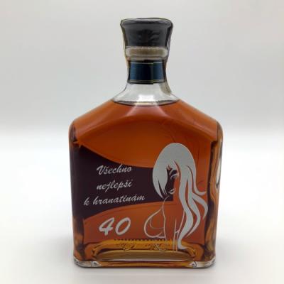 Hloubkové pískovaní a barvení skla