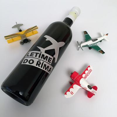 Hloubkové pískovaní a barvení skla